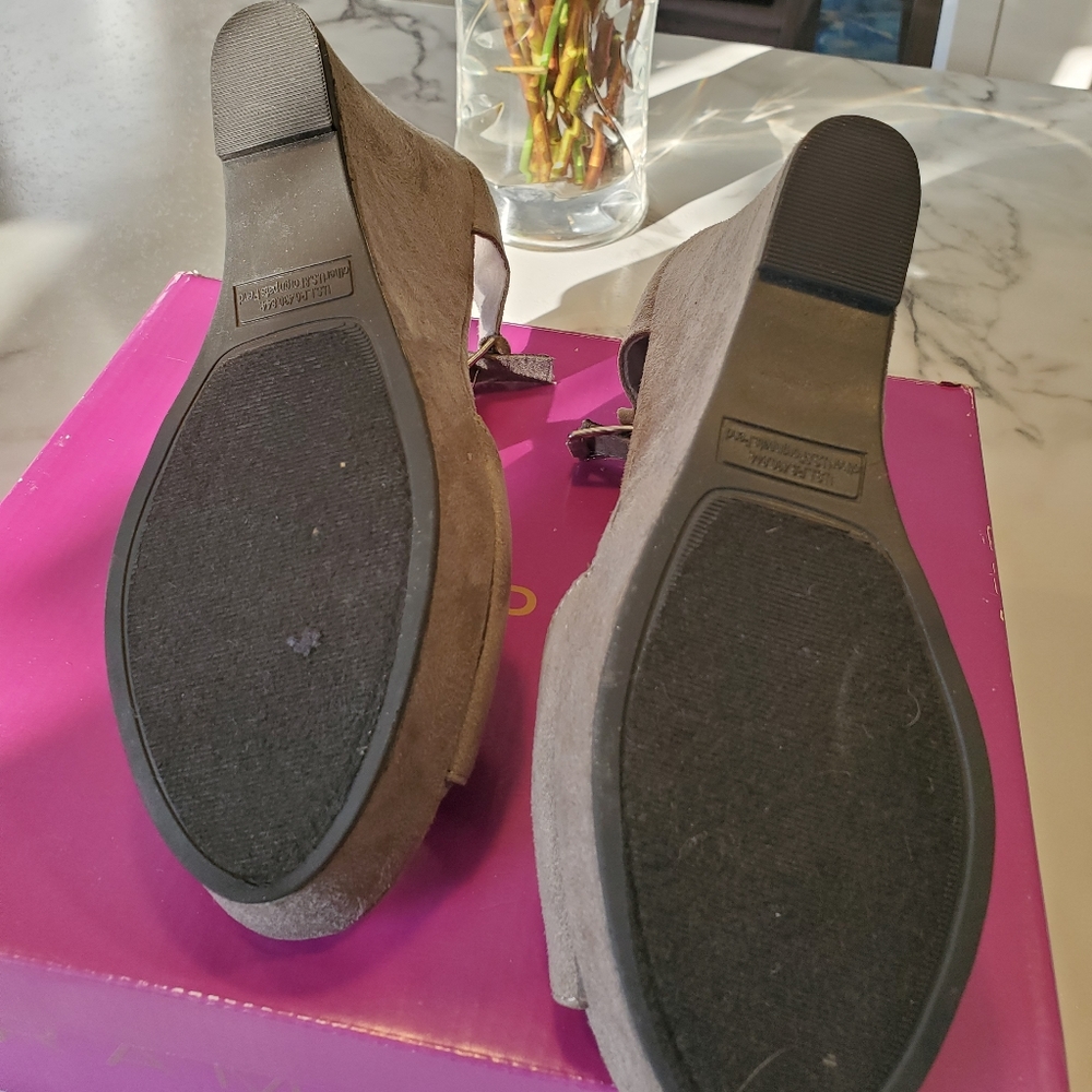 Rampage Grey Seude Wedge
